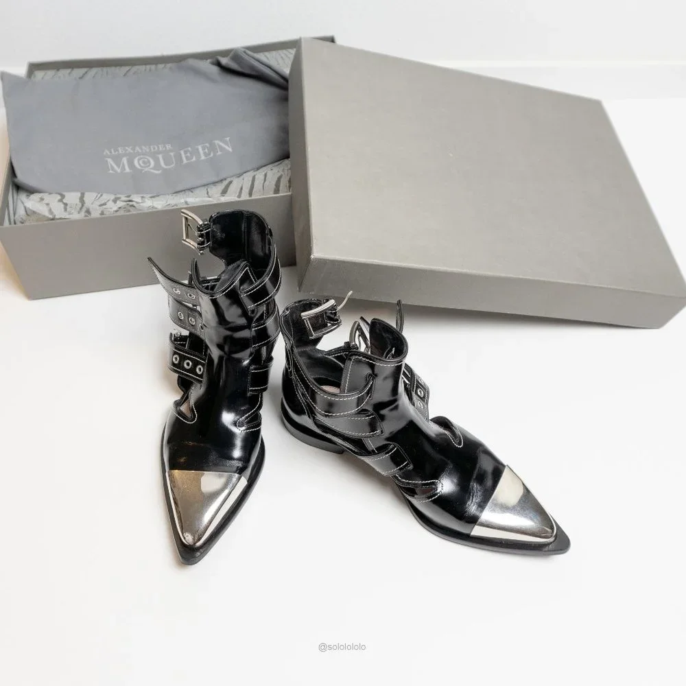 Alexander Mcqueen black leather cage ankle boots with pointy toe - Picture 10 of 15